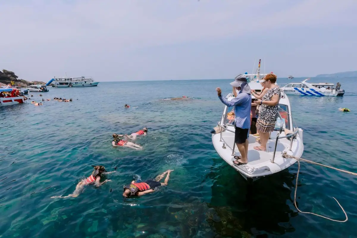 3 Island Tour Phu Quoc: Speedboat, Snorkeling & Day Trip - Gallery